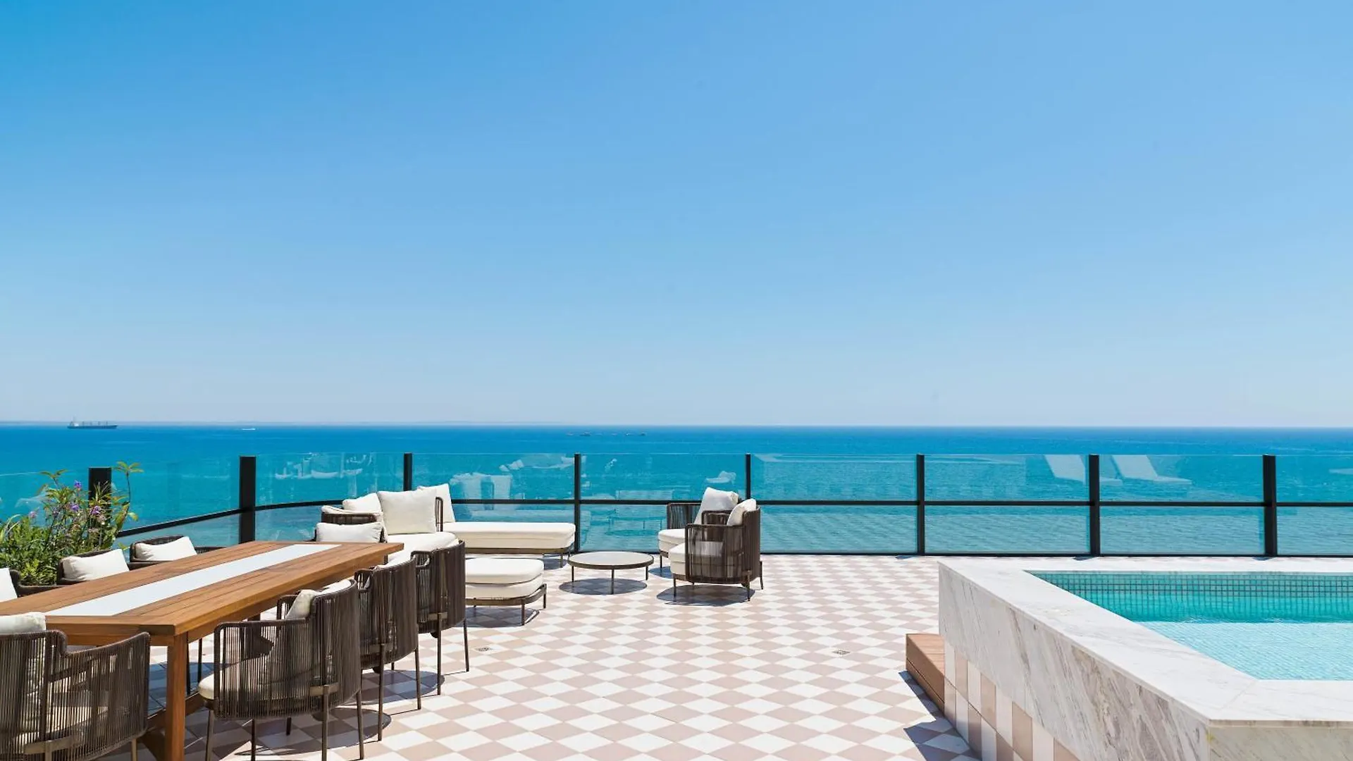 Liv Mackenzie Beach Suites Larnaca Adults Only アパートホテル
