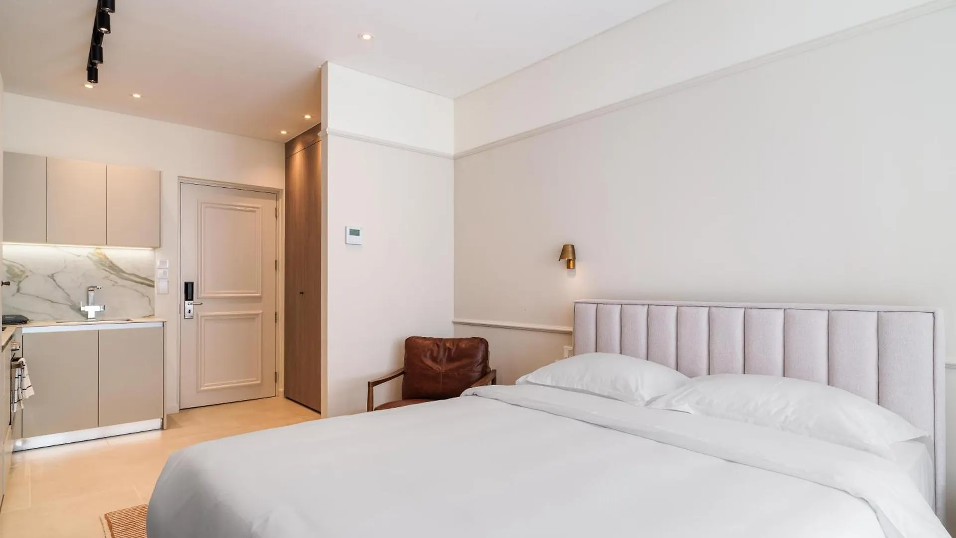 Liv Mackenzie Beach Suites Larnaca Adults Only キプロス