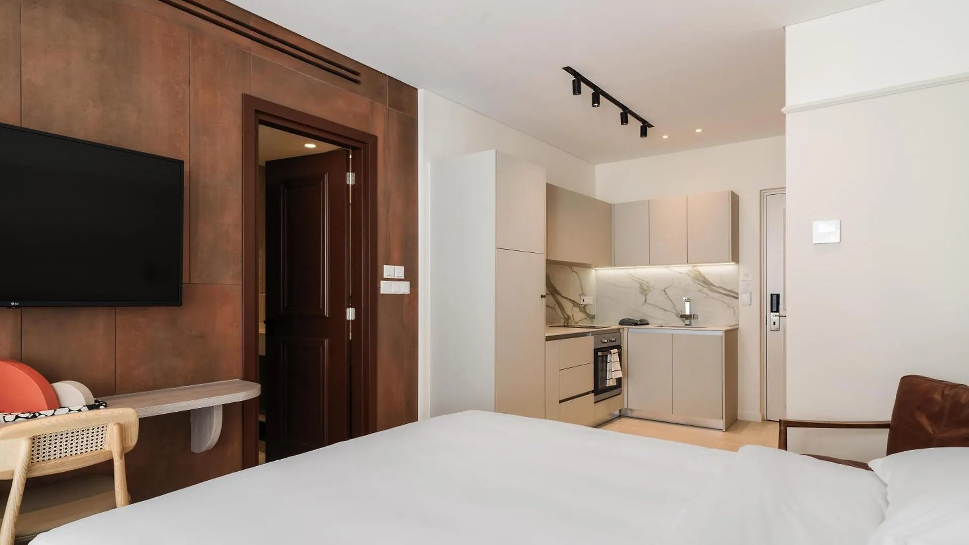 アパートホテル Liv Mackenzie Beach Suites Larnaca Adults Only