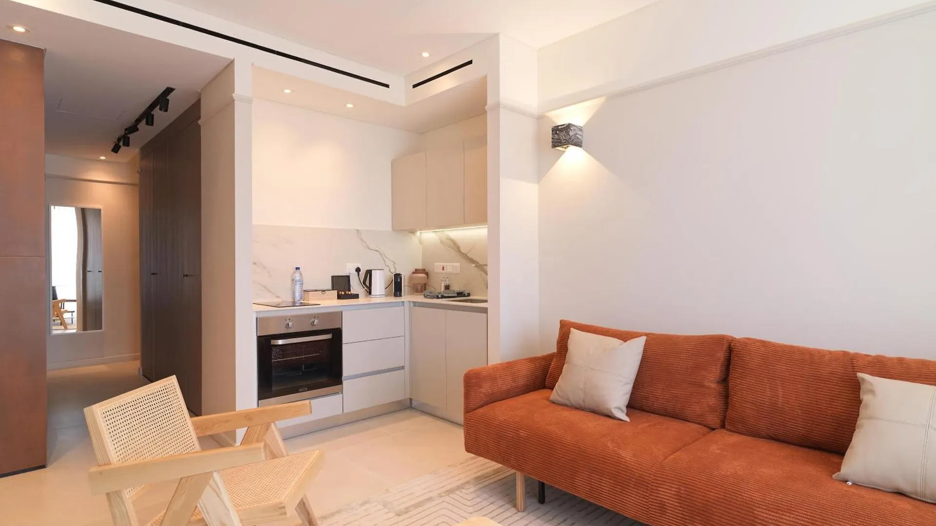 Liv Mackenzie Beach Suites Larnaca Adults Only アパートホテル