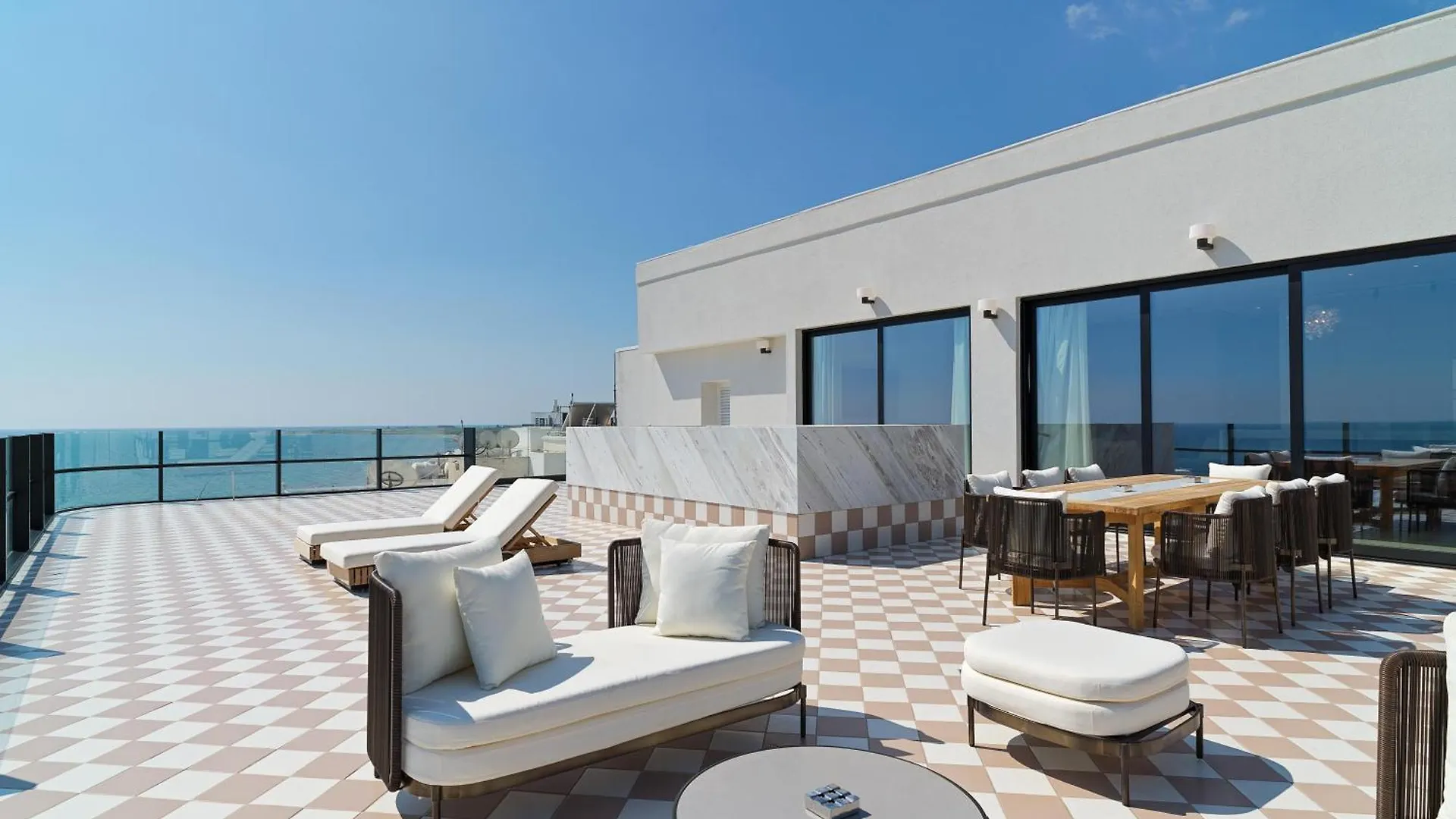アパートホテル Liv Mackenzie Beach Suites Larnaca Adults Only