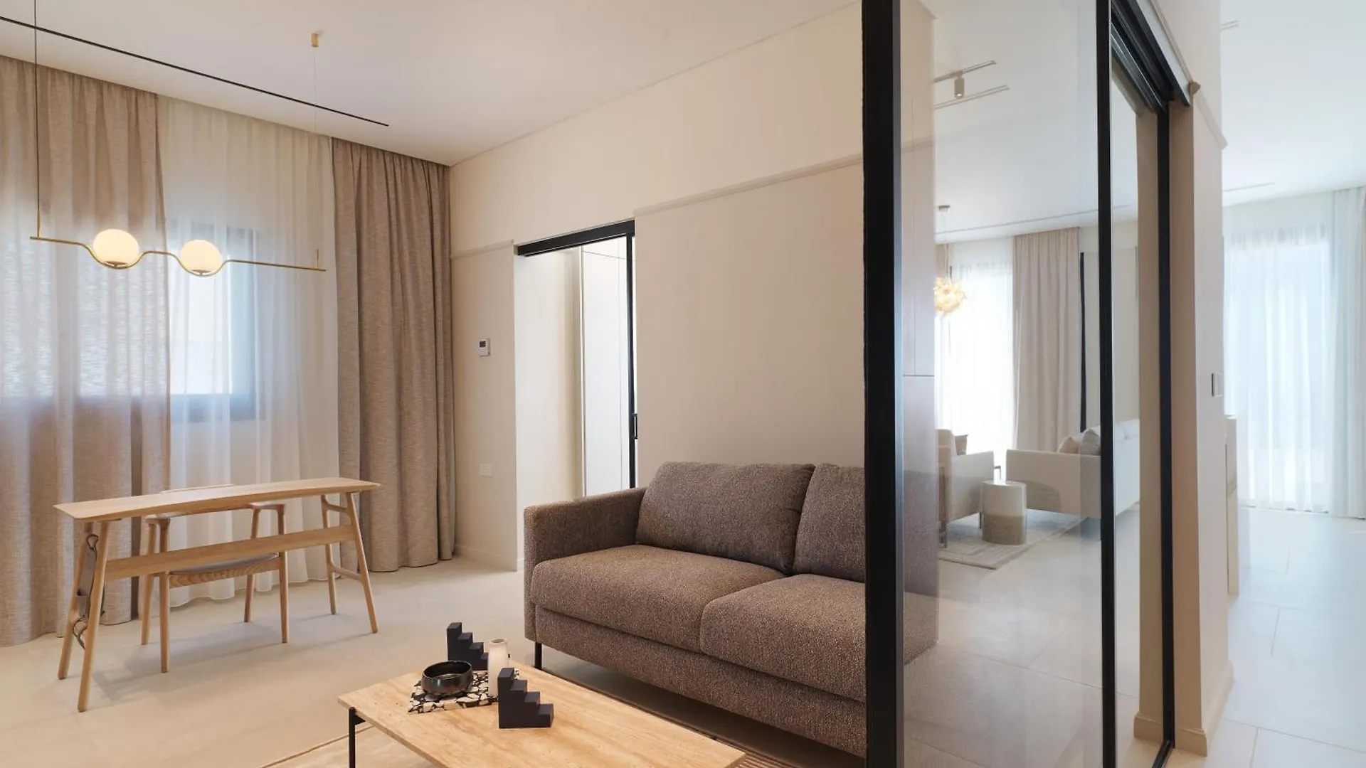 Liv Mackenzie Beach Suites Larnaca Adults Only アパートホテル